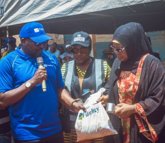 Fidelity Bank Distributes Food Packs to 1,500 Mokwa Residents Affected by Flood