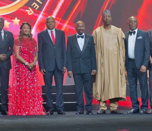 ZENITH BANK MARKS 35 YEARS ANNIVERSARY IN GRAND STYLE, RECOGNISES PIONEER CUSTOMERS AND LONG-SERVING STAFF